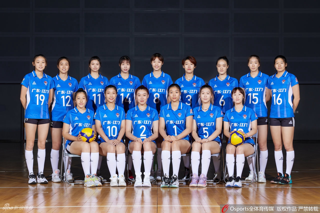 广东女排拍摄排超联赛官方写真