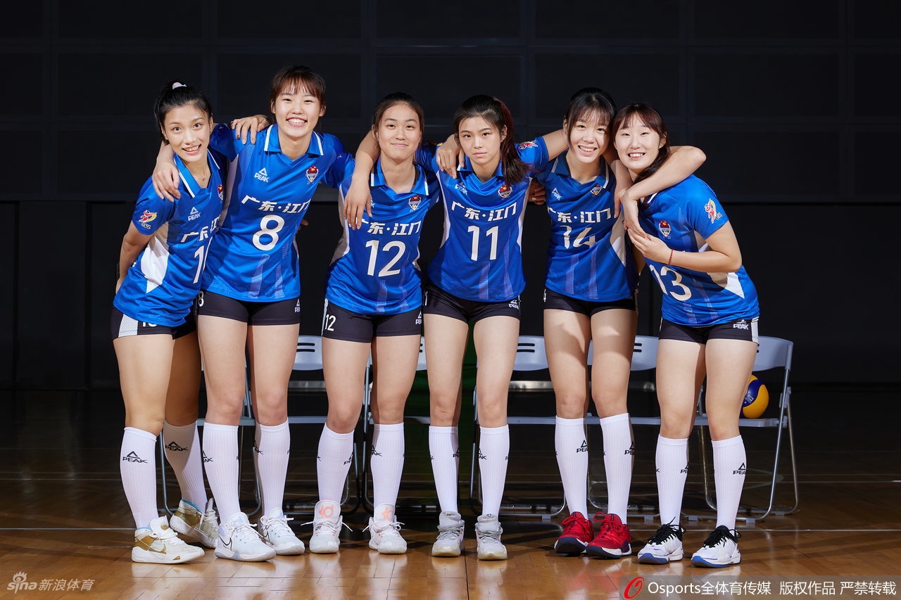 广东女排拍摄排超联赛官方写真