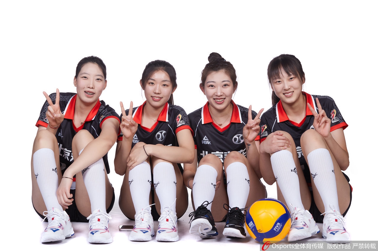 北京女排拍摄排超联赛官方写真