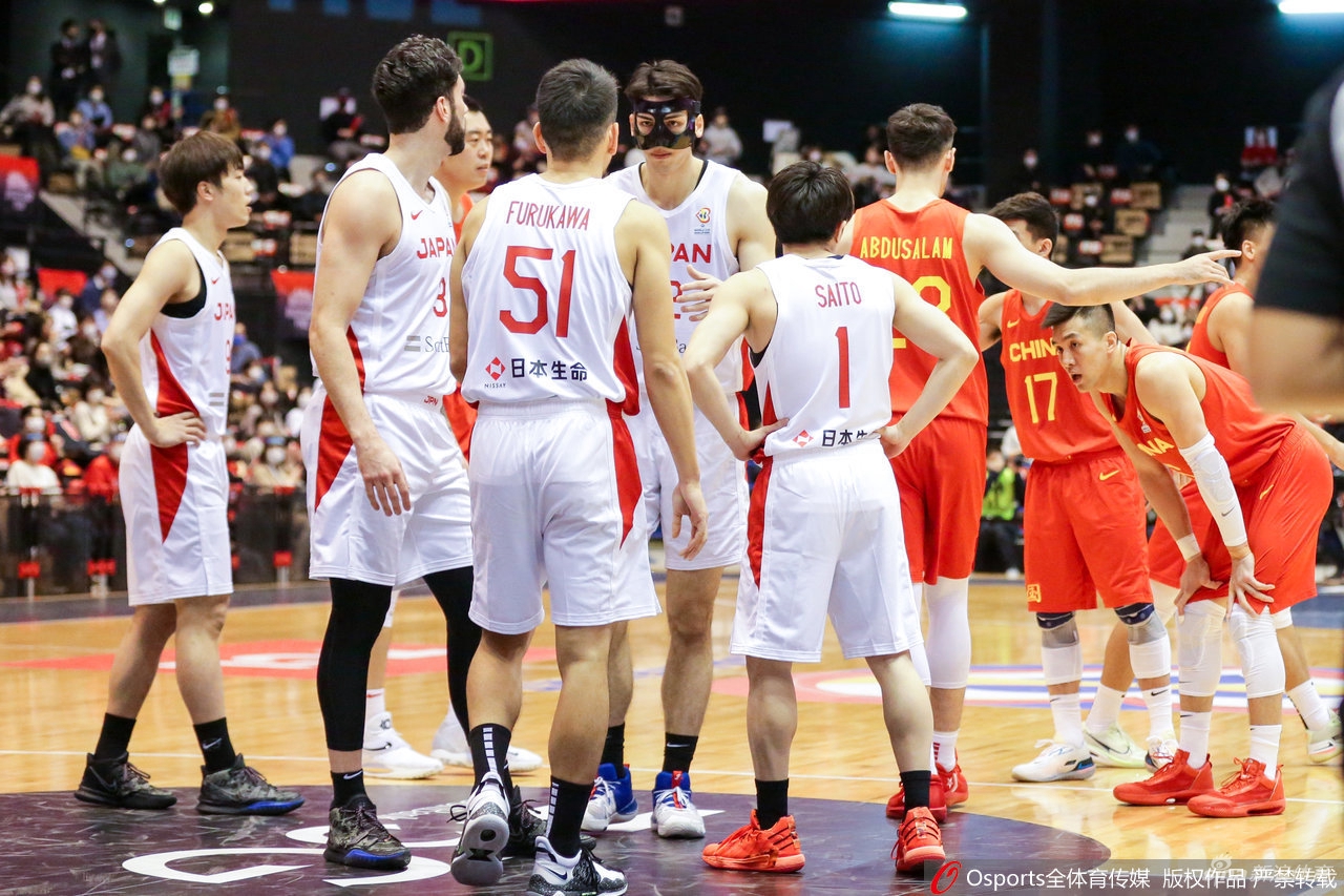 [男篮世预赛]中国男篮79比63战胜日本男篮