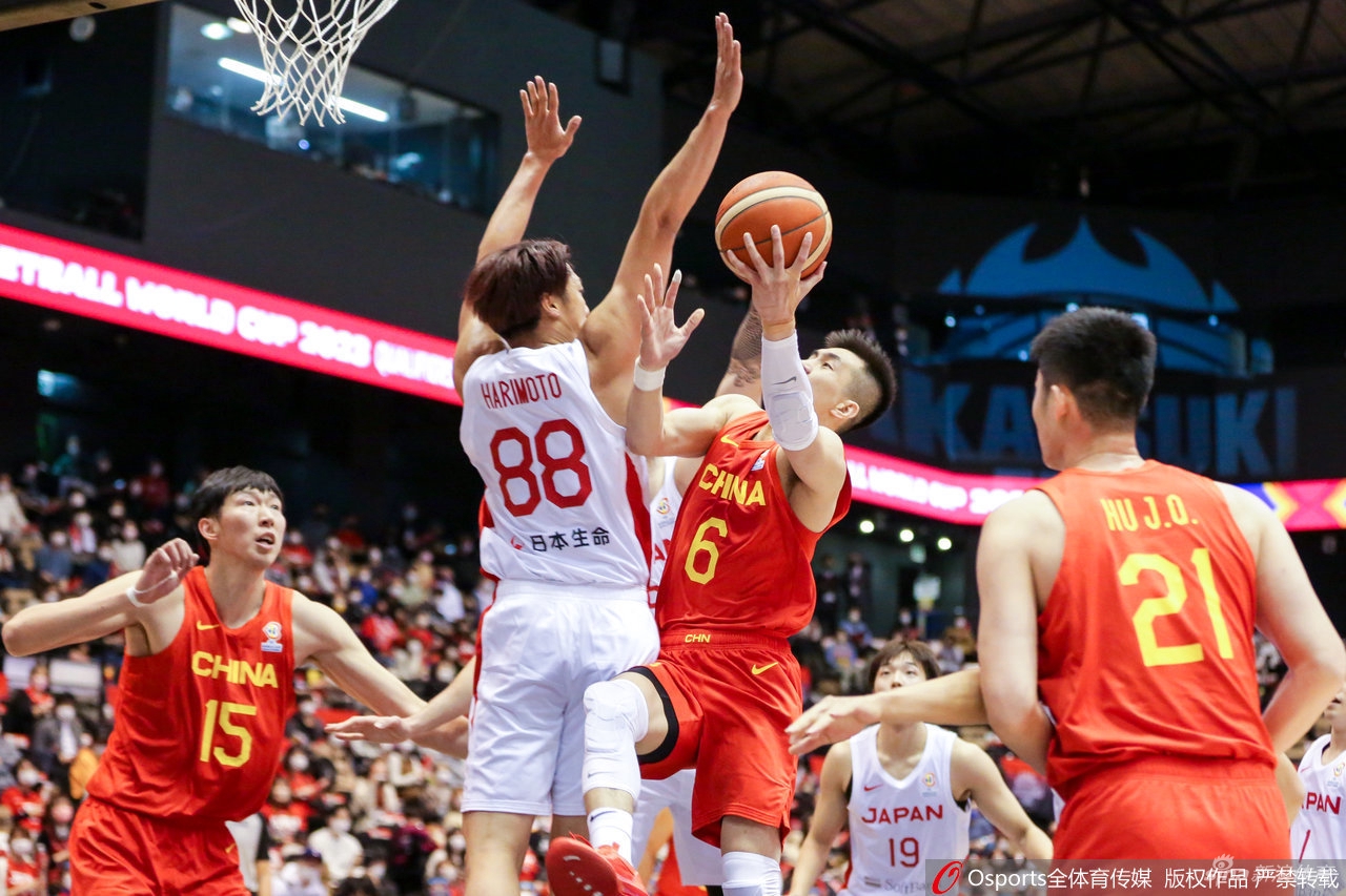 [男篮世预赛]中国男篮79比63战胜日本男篮