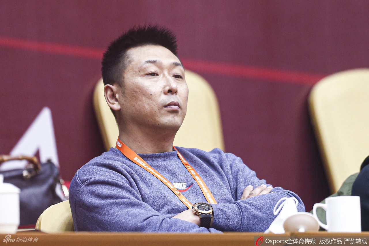 姚明领衔国家队建设委员会观战WCBA