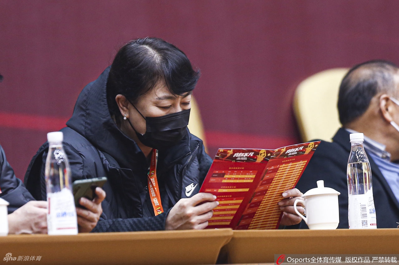 姚明领衔国家队建设委员会观战WCBA