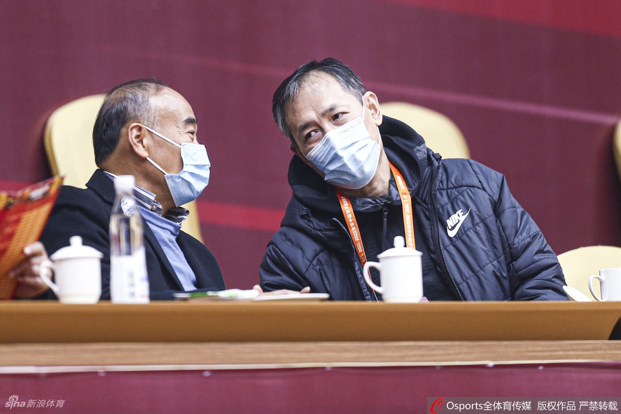 姚明领衔国家队建设委员会观战WCBA