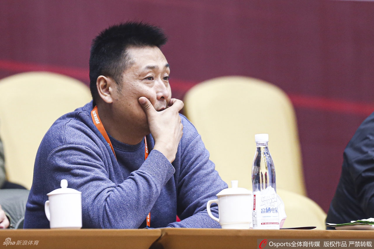 姚明领衔国家队建设委员会观战WCBA