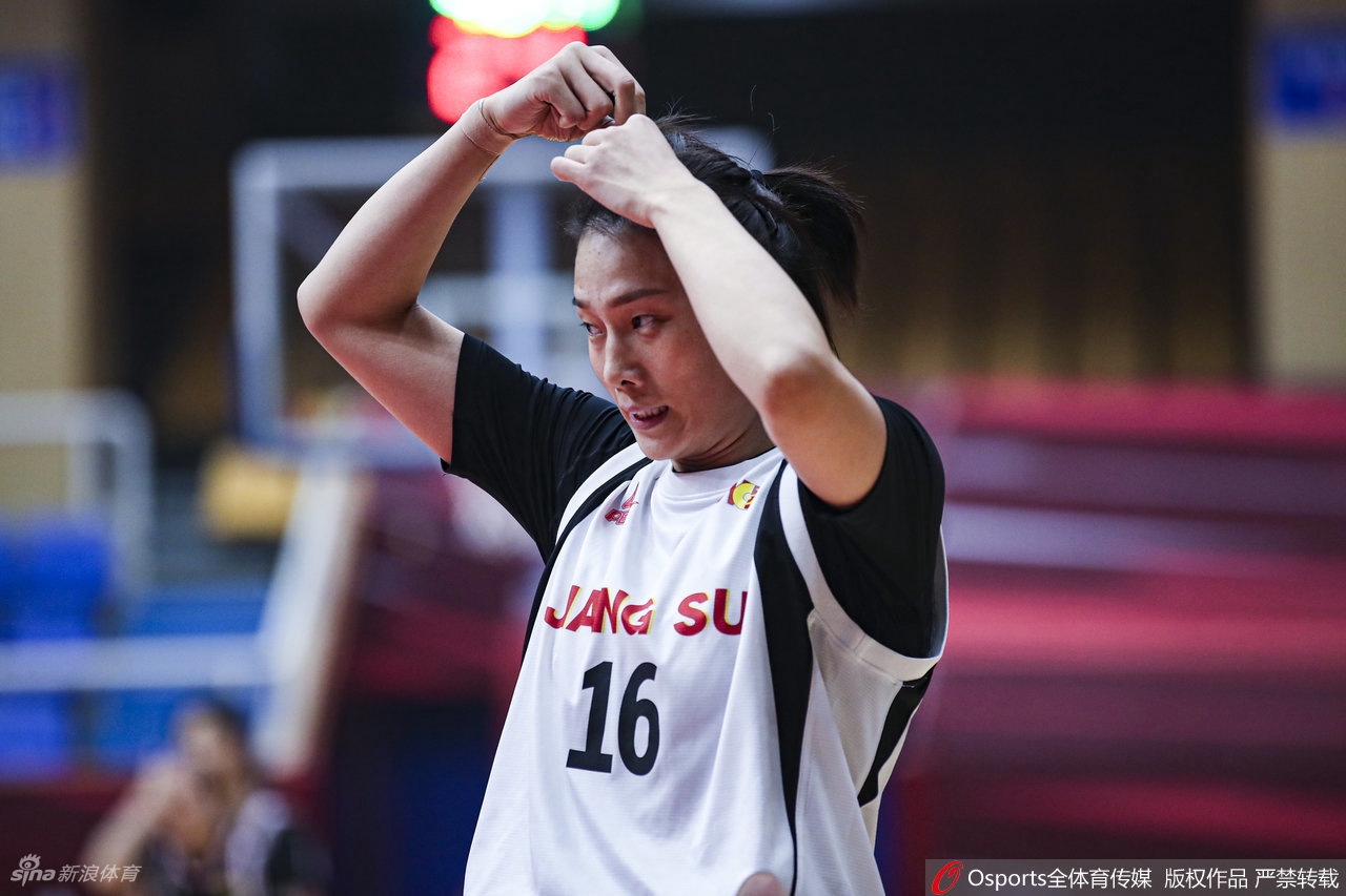 孙丽哭诉没人来道歉 谷宜瞳微博：宁愿受伤的是我