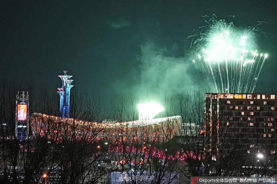 烟花璀璨！冬奥开幕式鸟巢夜景