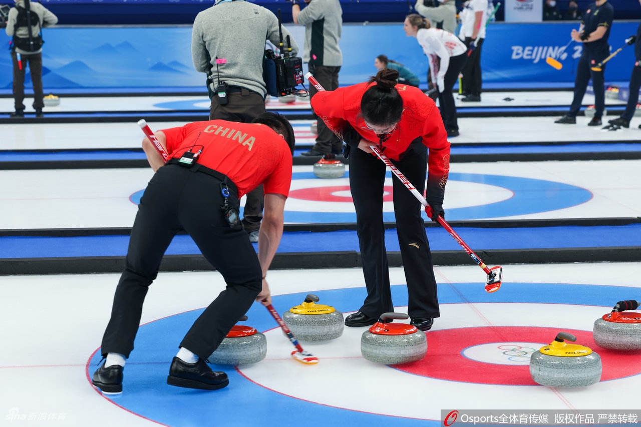 [冰壶混双]范苏圆/凌智5-7负美国组合