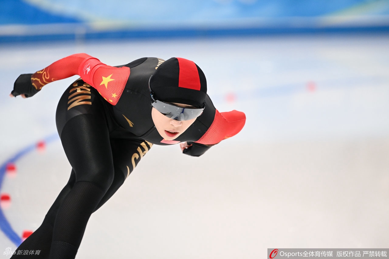 女子速滑1500米韩梅第11 殷琦阿合娜尔分获15/17