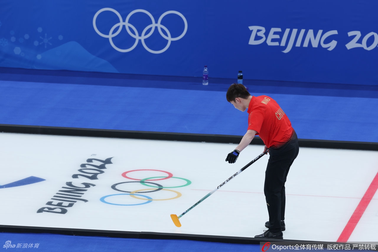 男子冰壶中国队对阵瑞典队