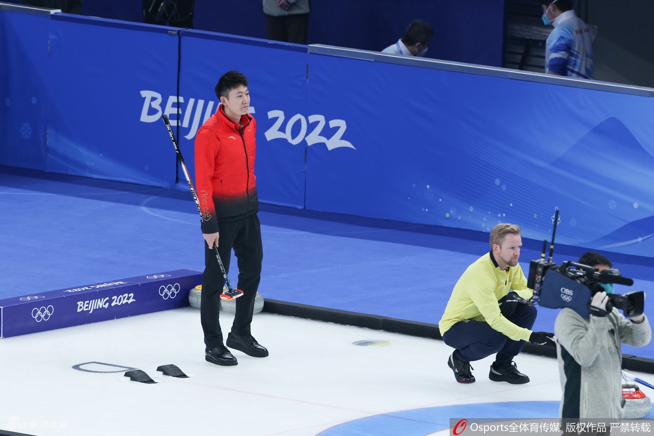 男子冰壶中国队对阵瑞典队