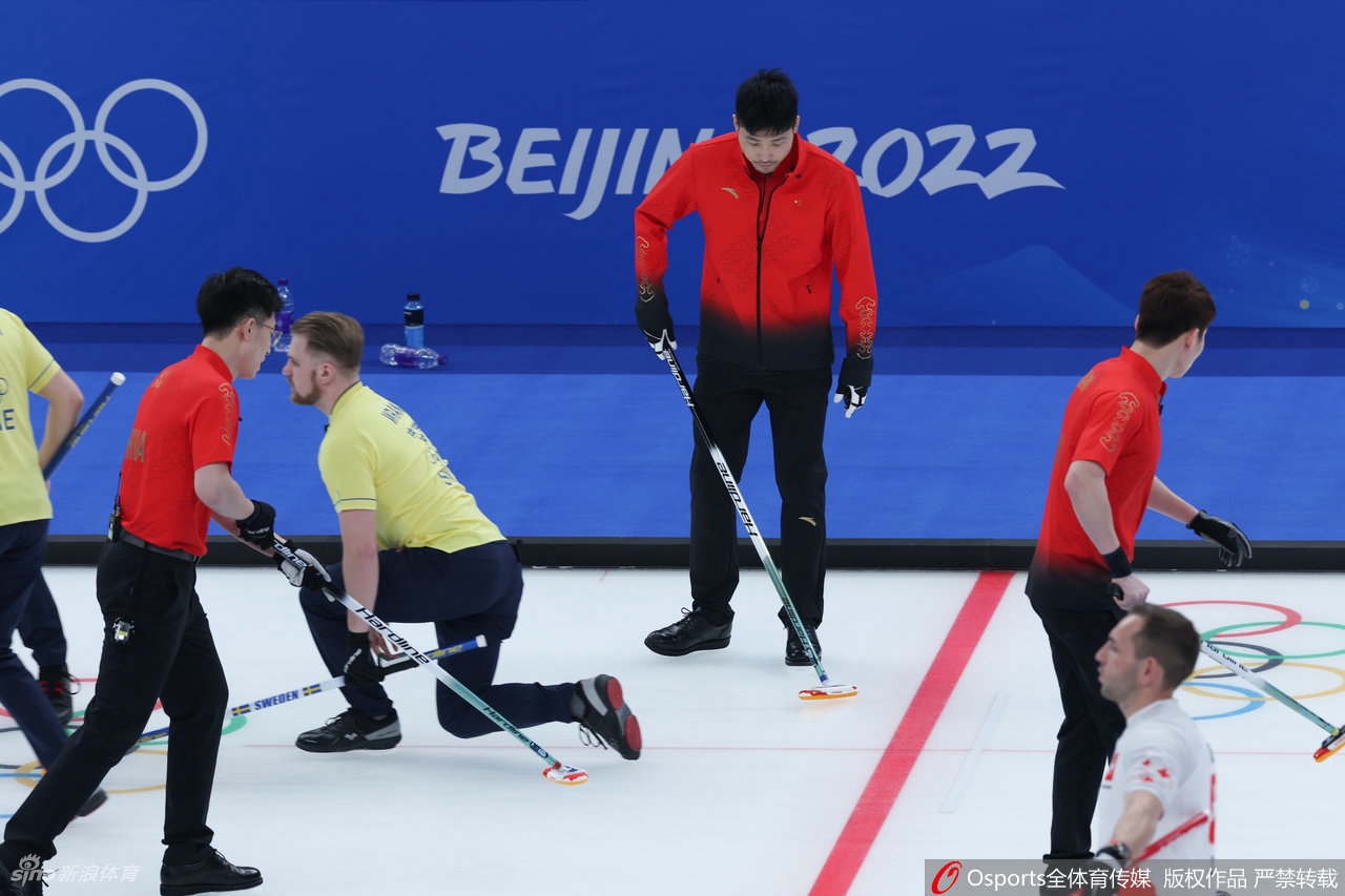 男子冰壶中国队对阵瑞典队