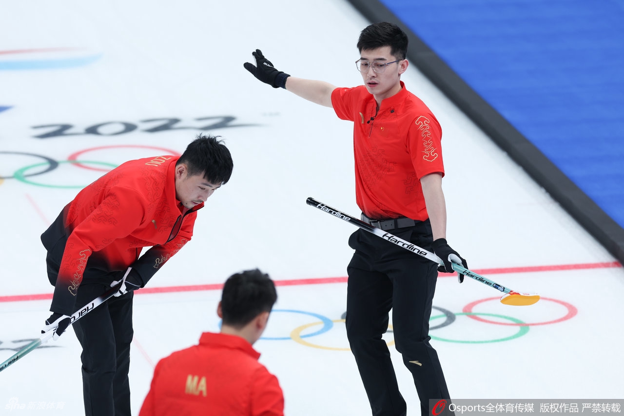 男子冰壶中国队对阵瑞典队