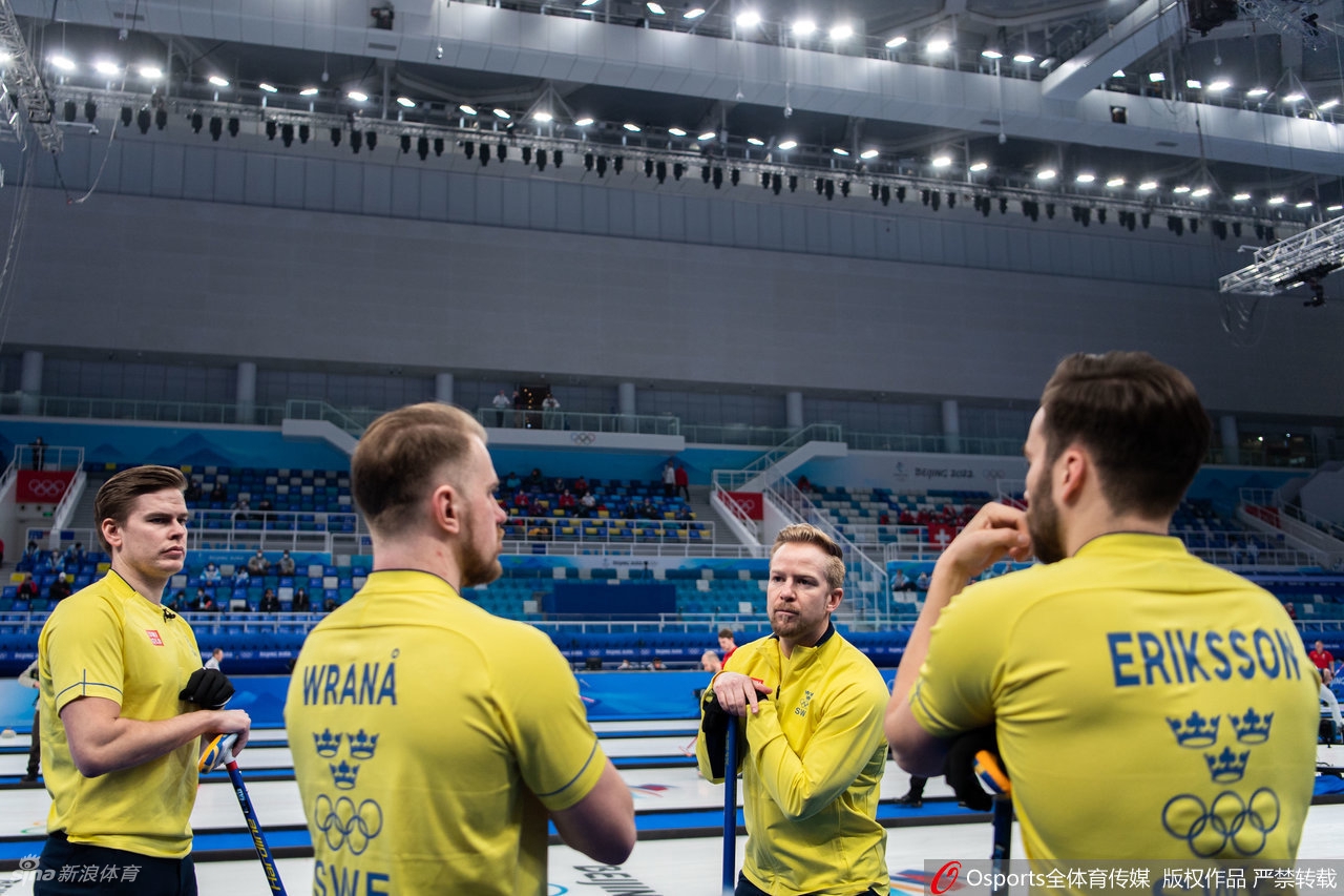 男子冰壶中国队对阵瑞典队