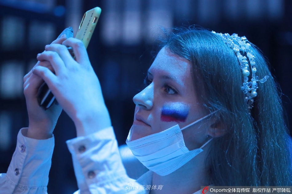 俄罗斯举行盛大仪式欢迎冬奥团归国