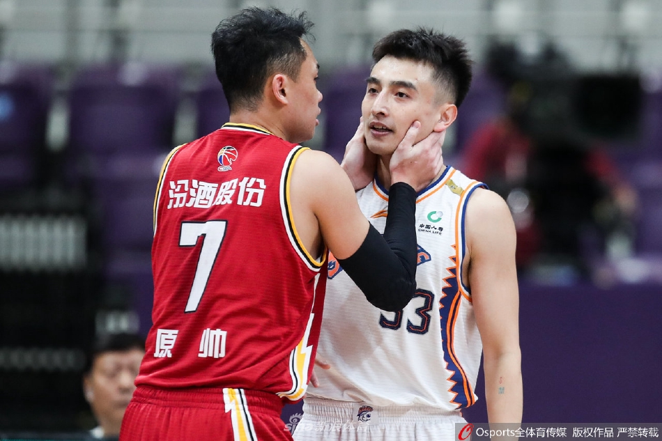 [CBA联赛]上海135：111胜山西