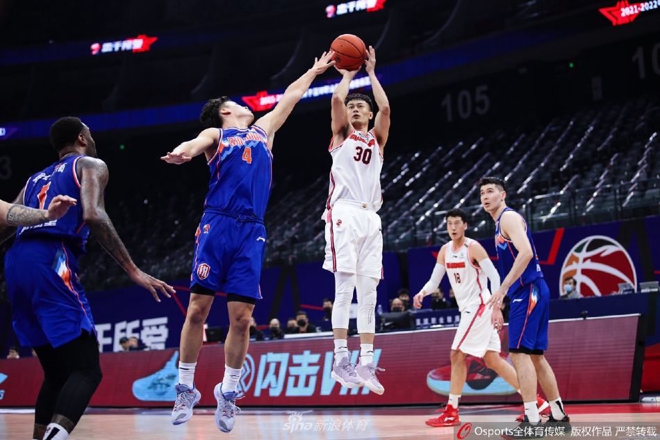 [CBA联赛]广东118：99胜新疆