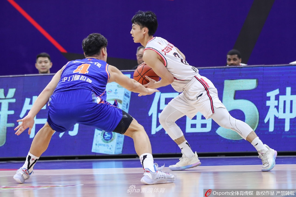 [CBA联赛]广东118：99胜新疆