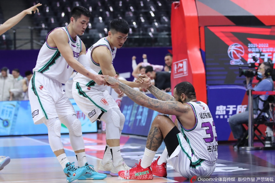 [CBA联赛]山东111：110胜广东