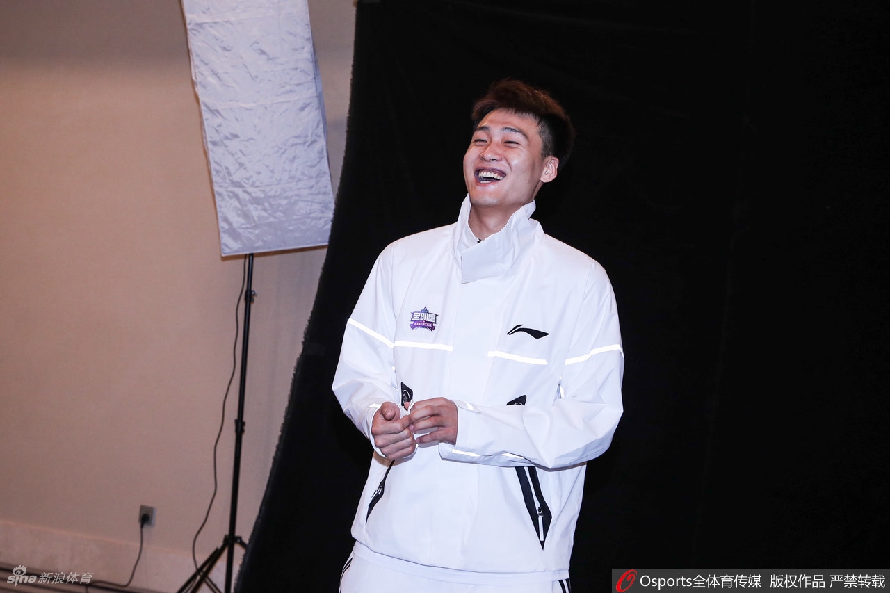 CBA全明星球员写真拍摄花絮 赵睿胡明轩摆造型