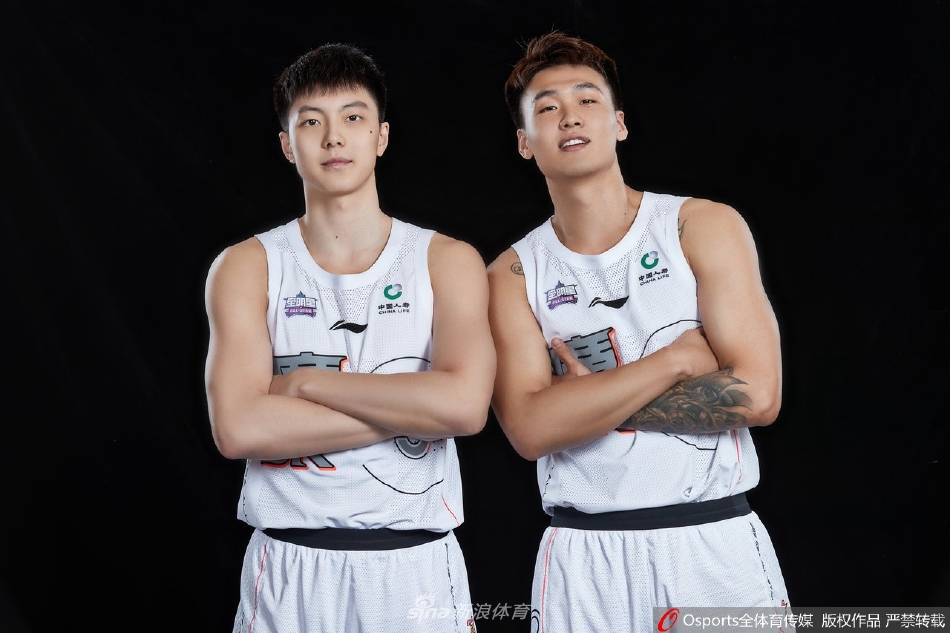 CBA全明星首发球员试装写真 郭艾伦领衔