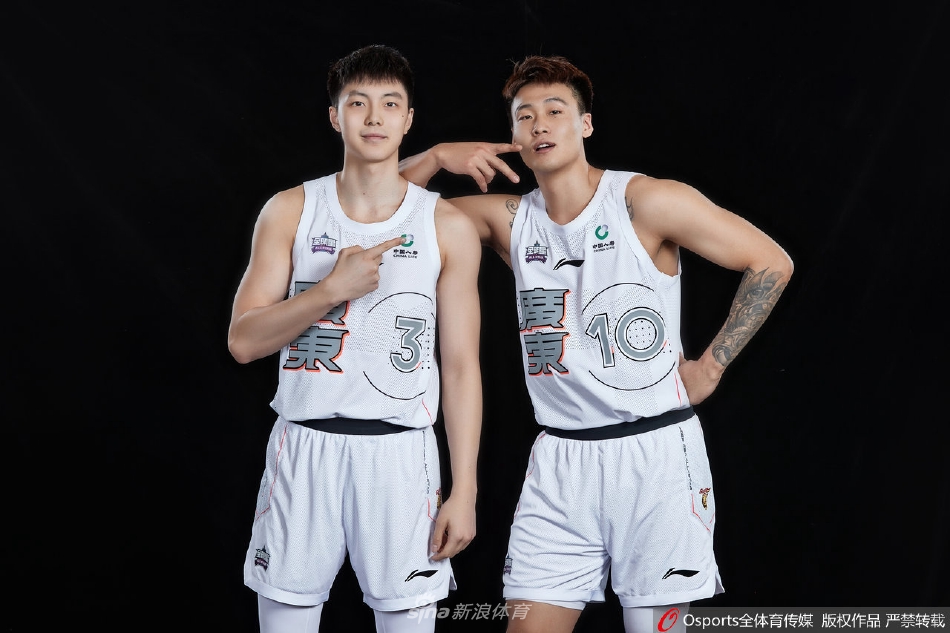 CBA全明星首发球员试装写真 郭艾伦领衔