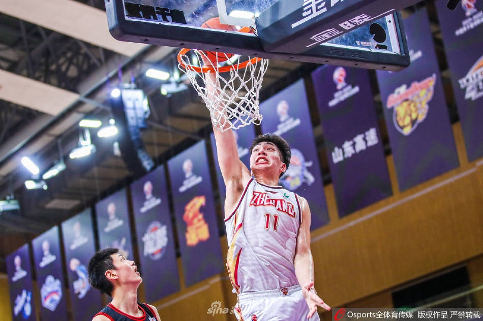 余嘉豪当选CBA联赛常规赛战马最佳星锐球员