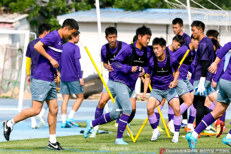 天津津门虎公开训练 队员备战新赛季