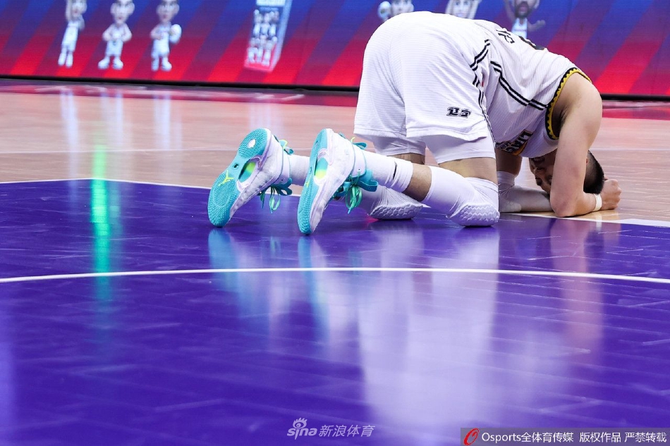 郭艾伦向辽宁队提出转会申请