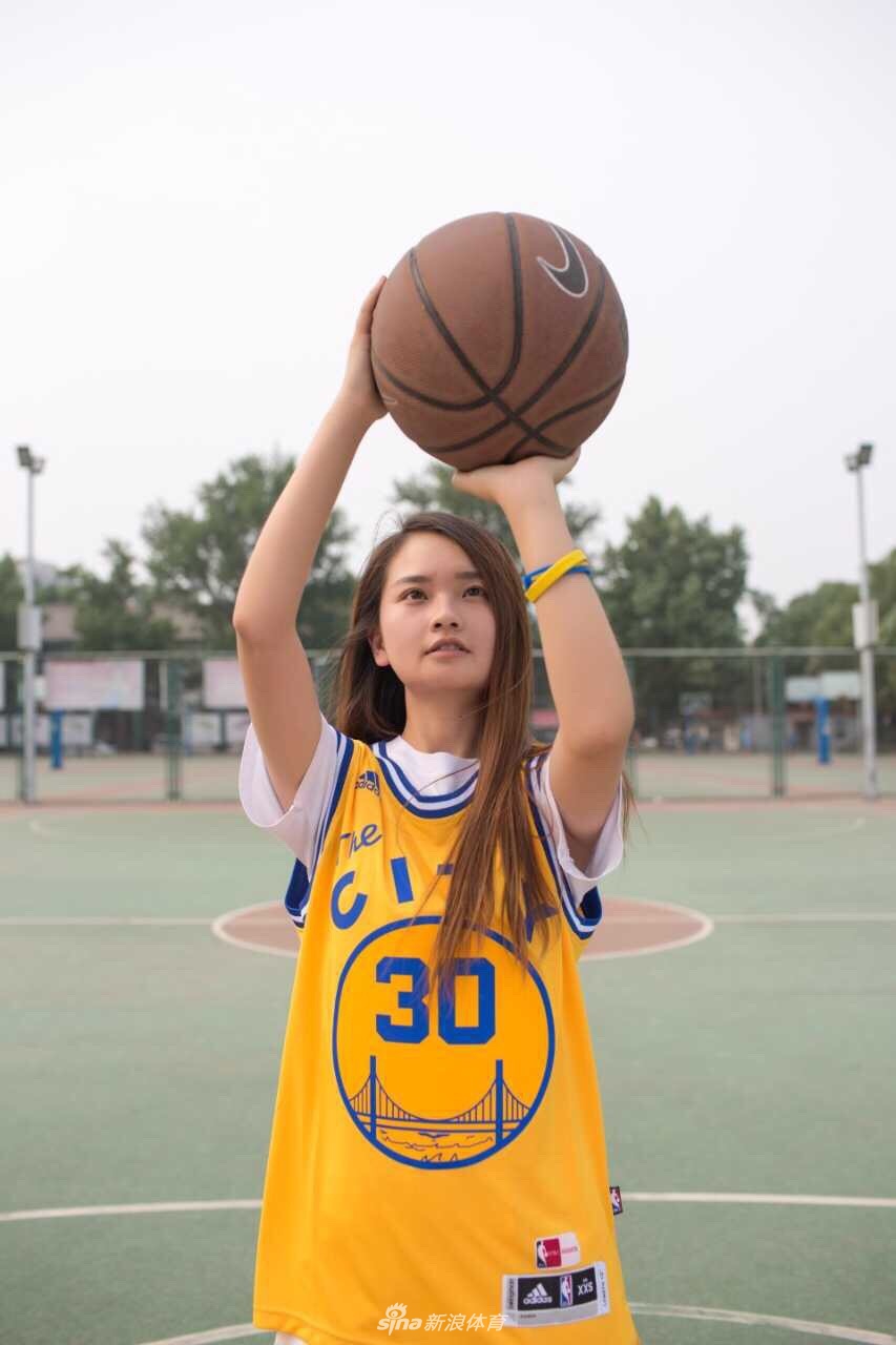 勇士国内女球迷集合 颜值身材大赞