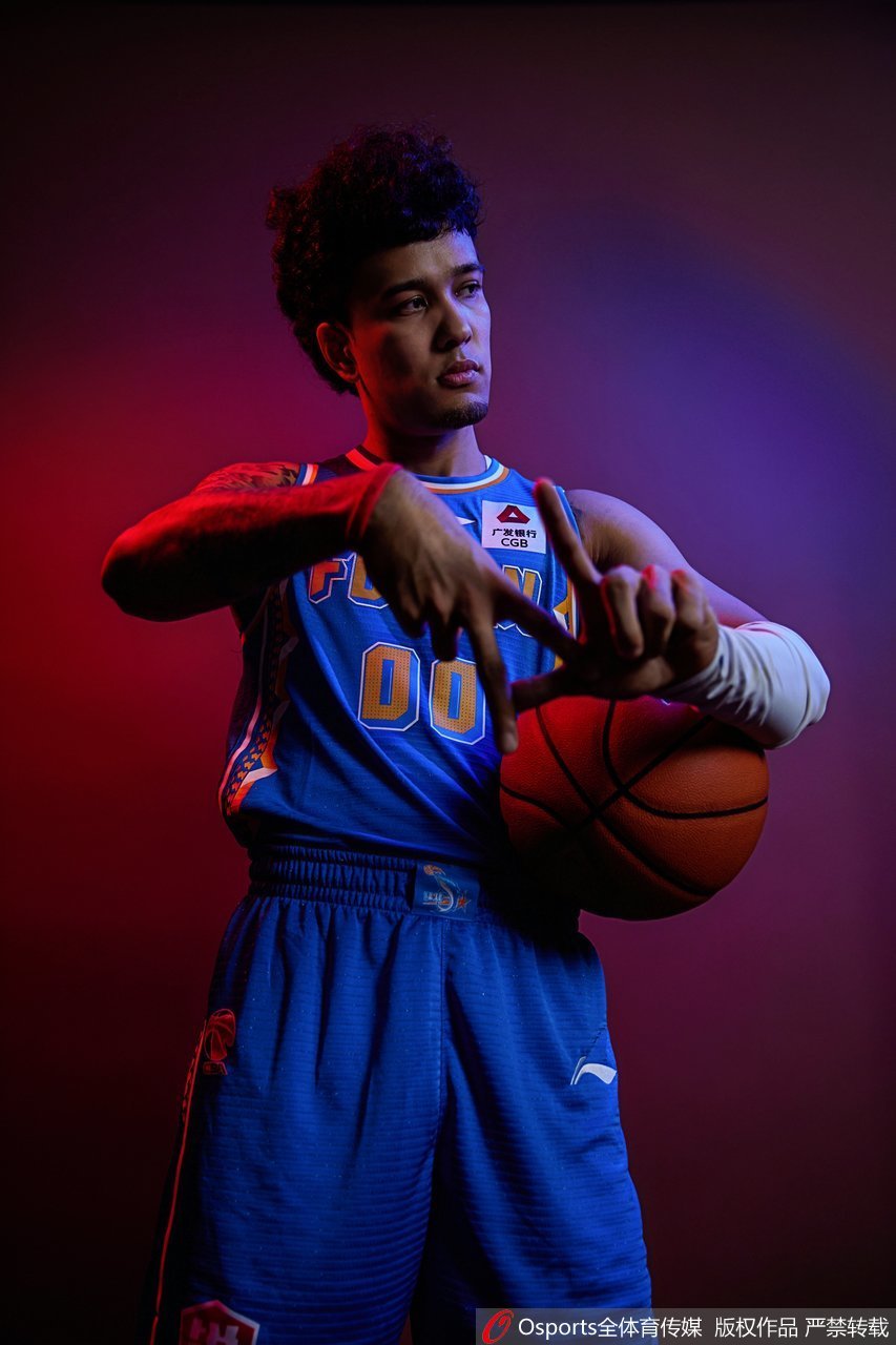 福建浔兴股份队拍摄写真