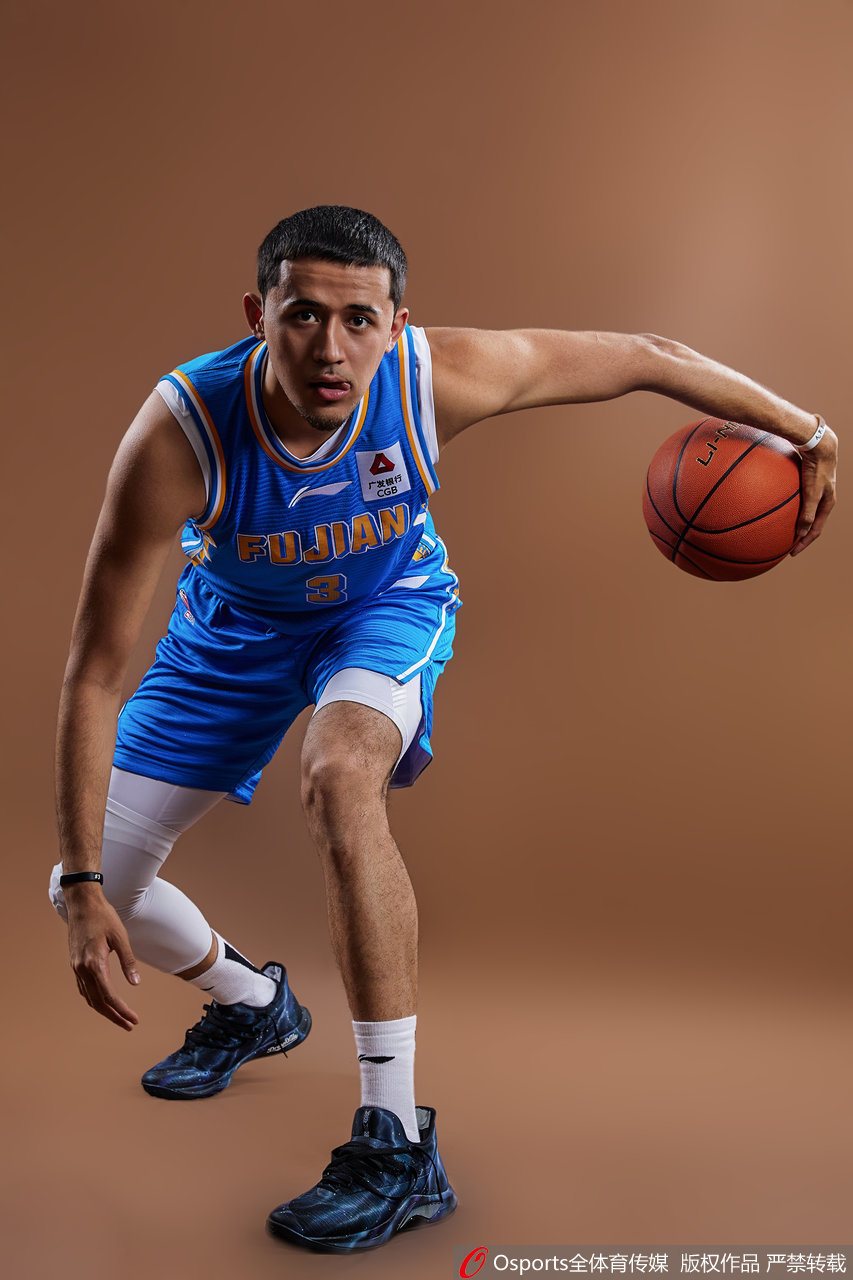 福建浔兴股份队拍摄写真