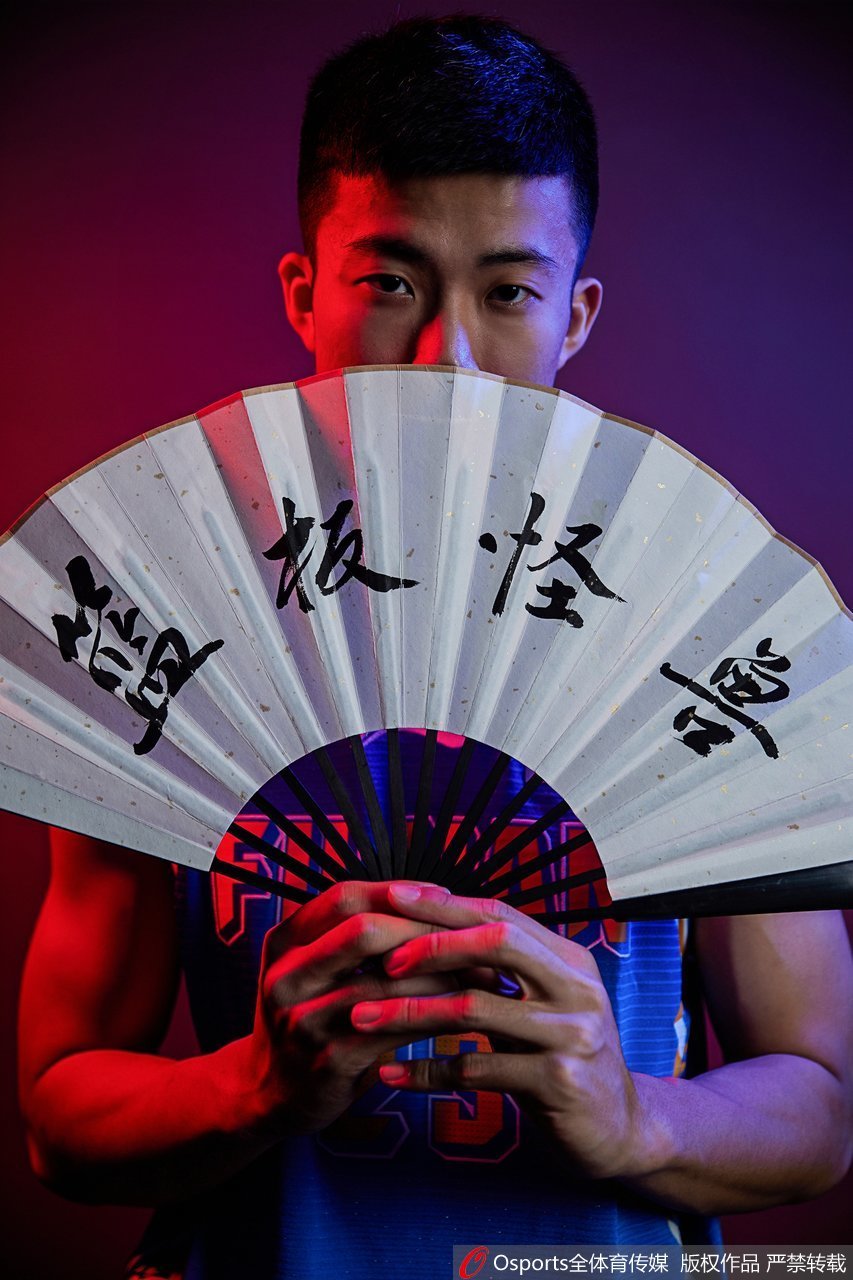 福建浔兴股份队拍摄写真