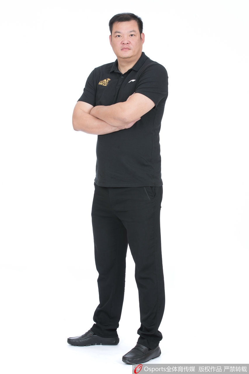 浙江广厦控股队官方写真