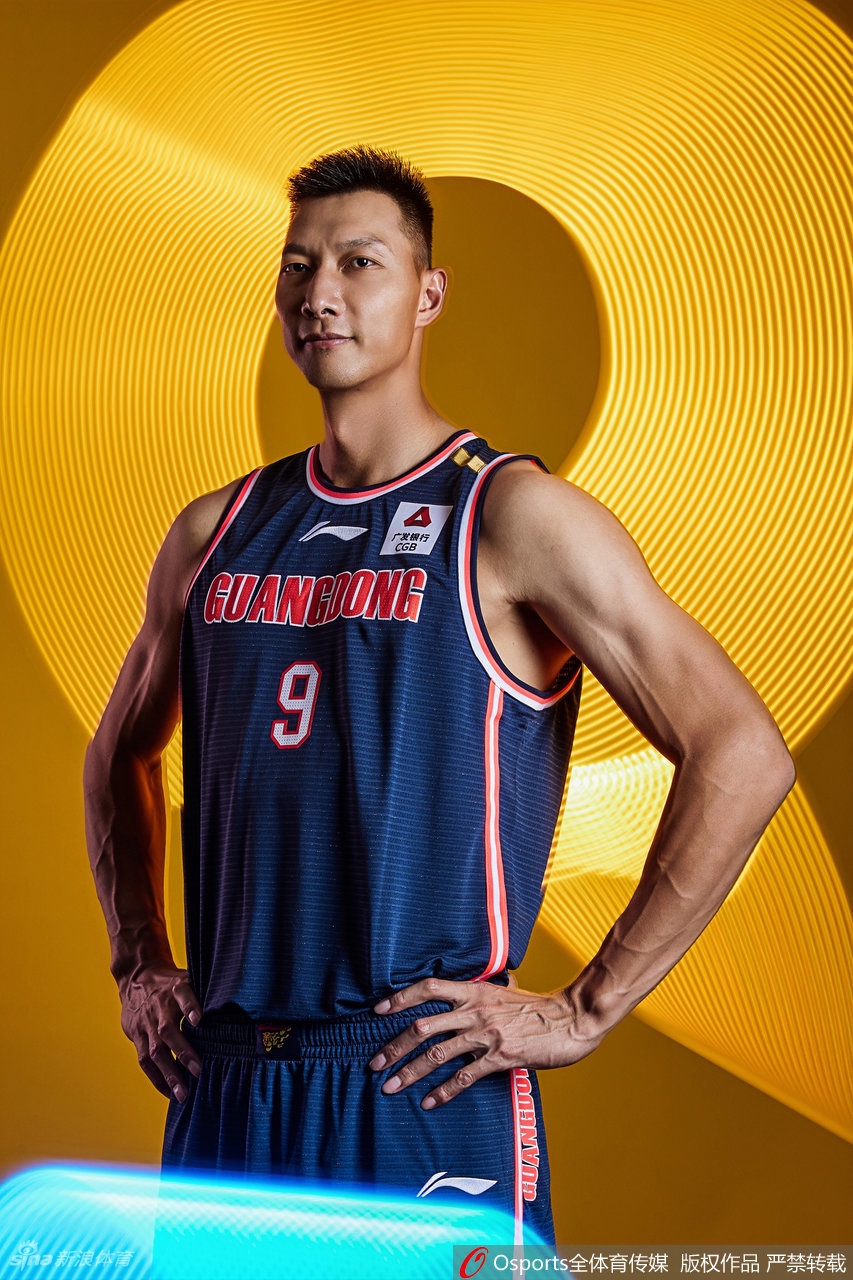 CBA广东队新赛季创意写真 易建联领衔