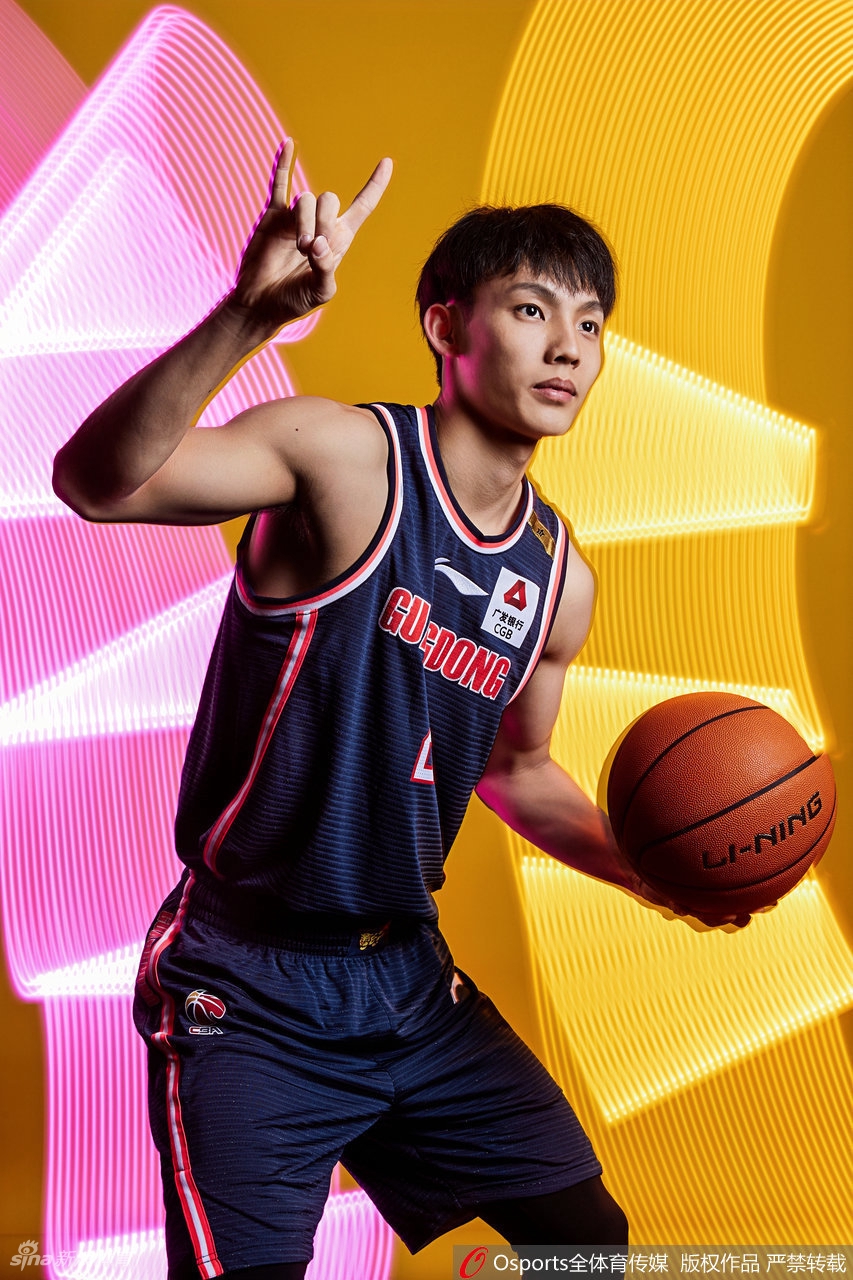 CBA广东队新赛季创意写真 易建联领衔
