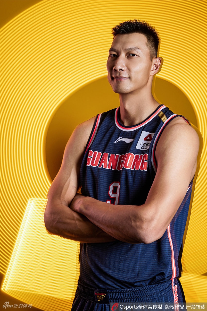 CBA广东队新赛季创意写真 易建联领衔