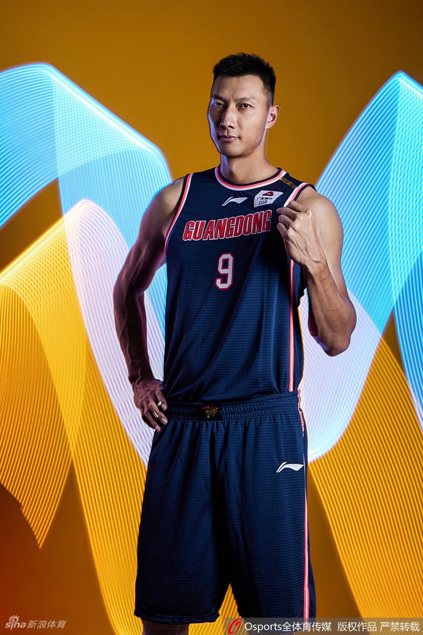 CBA广东队新赛季创意写真 易建联领衔