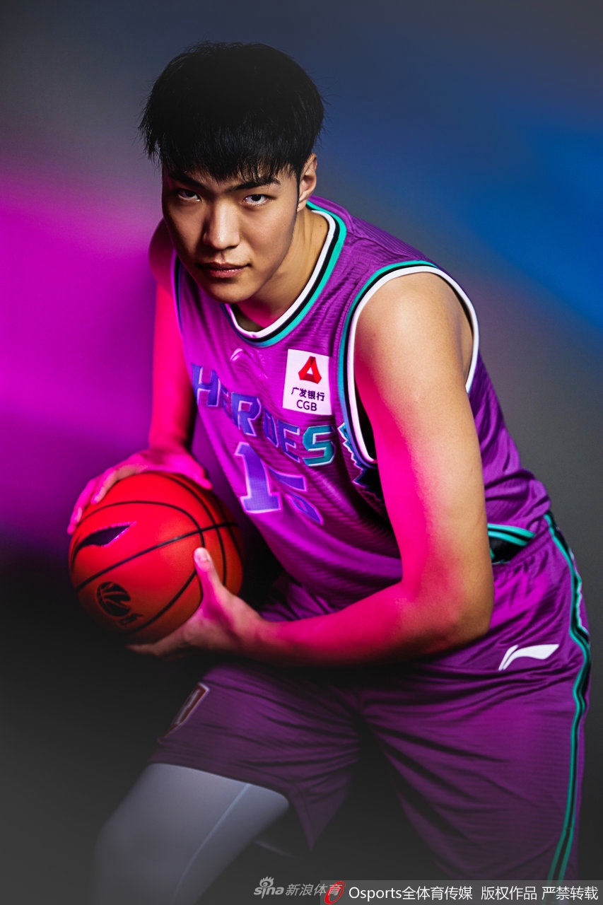 山东队拍摄新赛季创意写真