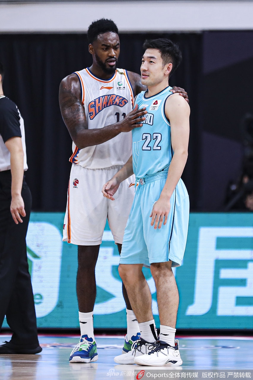 [CBA联赛]上海121：88胜青岛