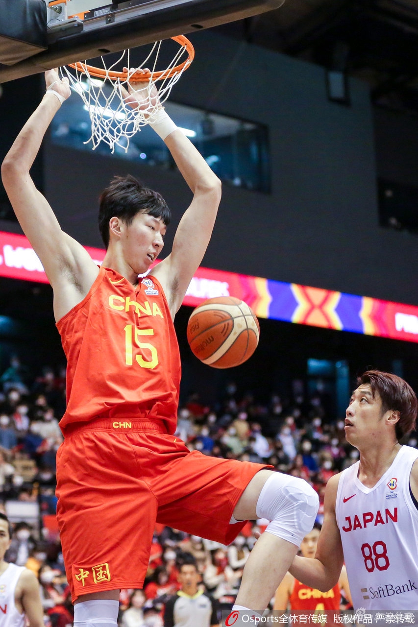 [男篮世预赛]中国男篮79比63战胜日本男篮