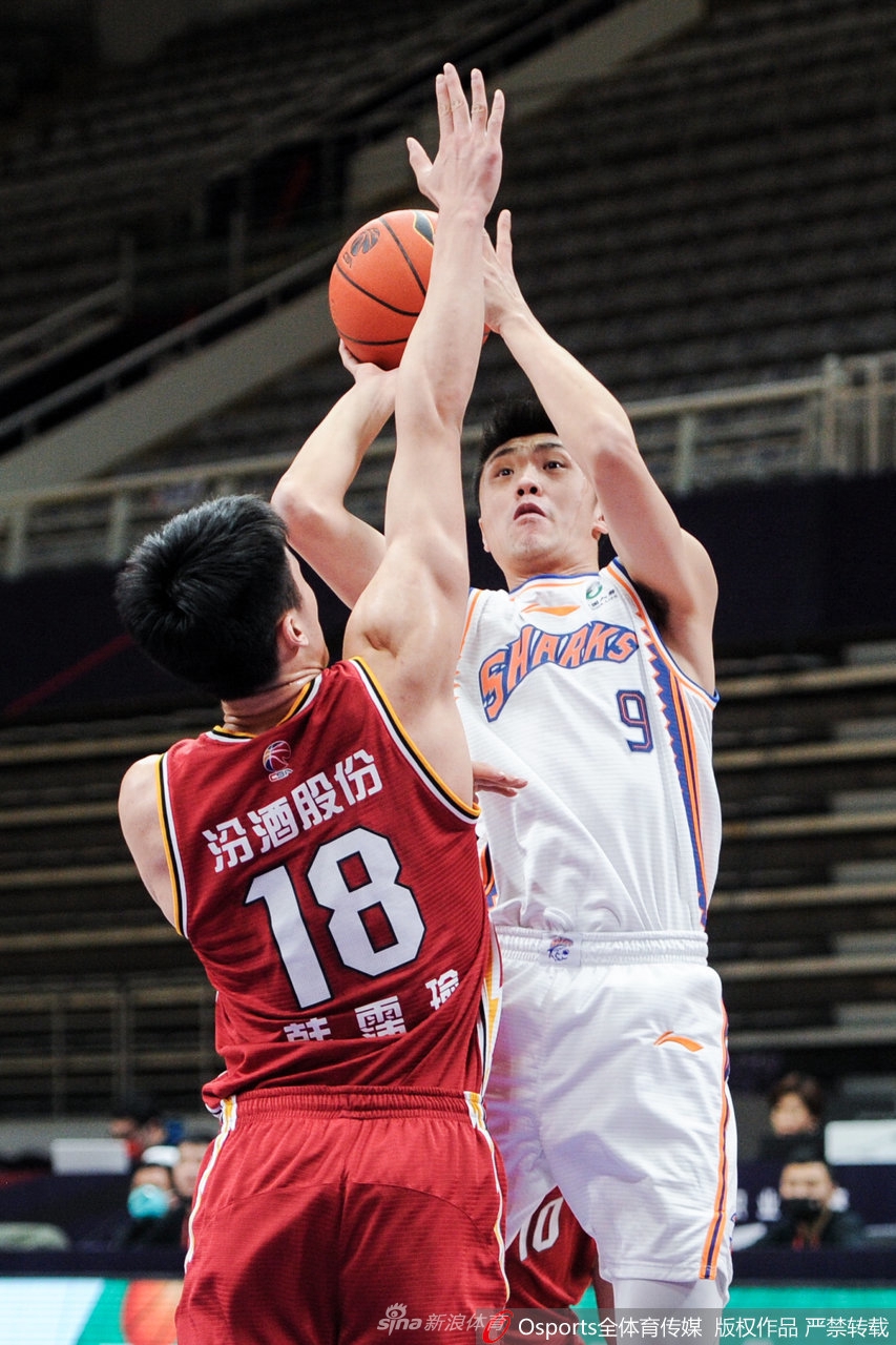 [CBA联赛]上海135：111胜山西