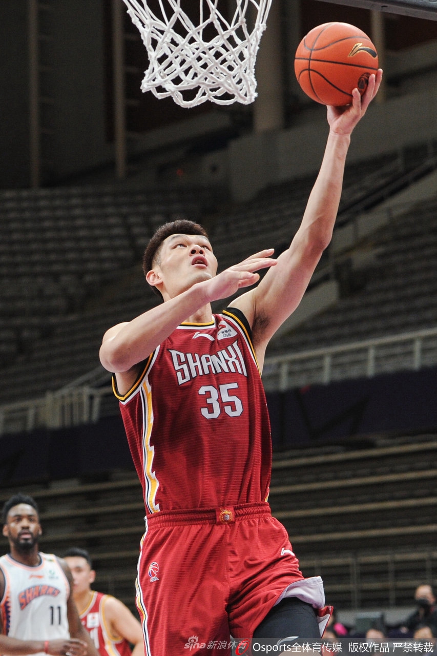 [CBA联赛]上海135：111胜山西