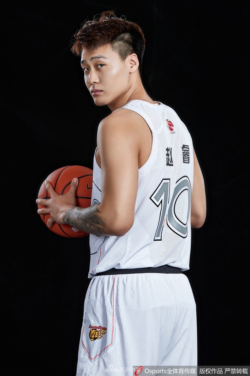 CBA全明星首发球员试装写真 郭艾伦领衔