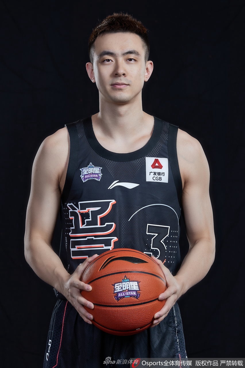 CBA全明星首发球员试装写真 郭艾伦领衔