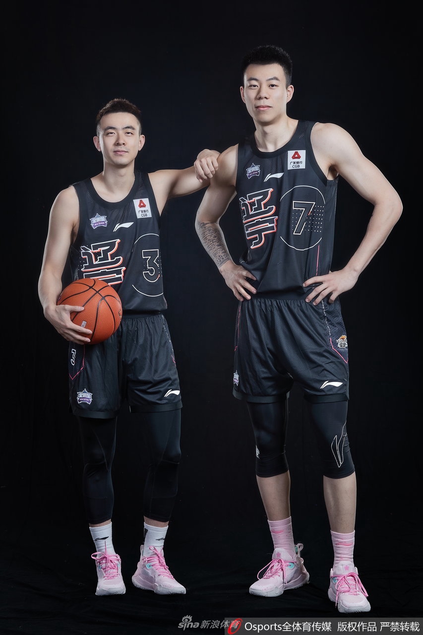 CBA全明星首发球员试装写真 郭艾伦领衔