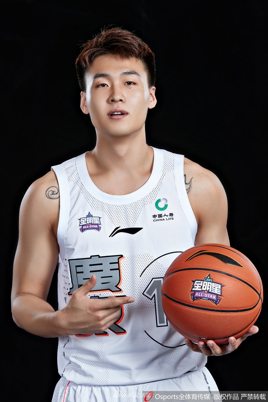 CBA全明星首发球员试装写真 郭艾伦领衔