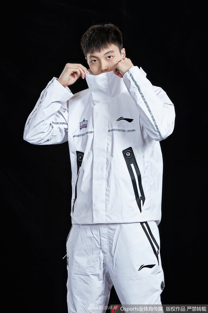 CBA全明星首发球员试装写真 郭艾伦领衔