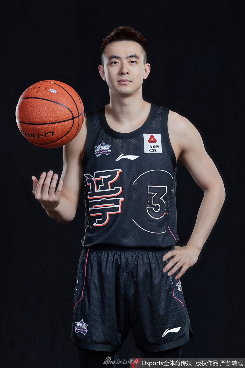 CBA全明星首发球员试装写真 郭艾伦领衔
