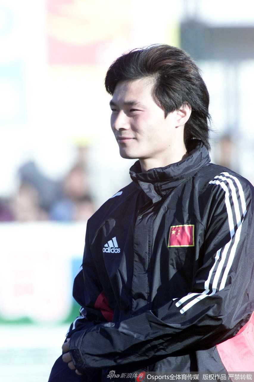 李毅43岁生日快乐 回顾匆匆那年青涩照